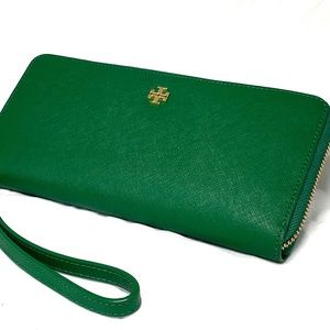 Tory Burch Robinson Passport Continental Wallet